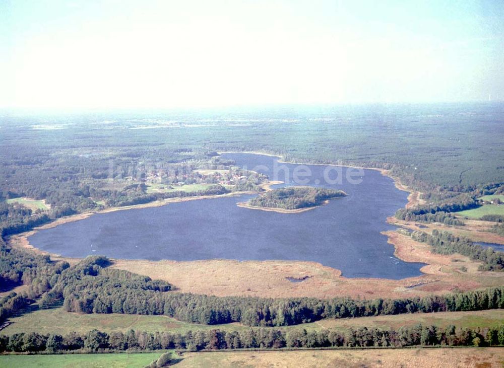 Köthen von oben - 11.10.2002 Köthener See mit Halbinsel