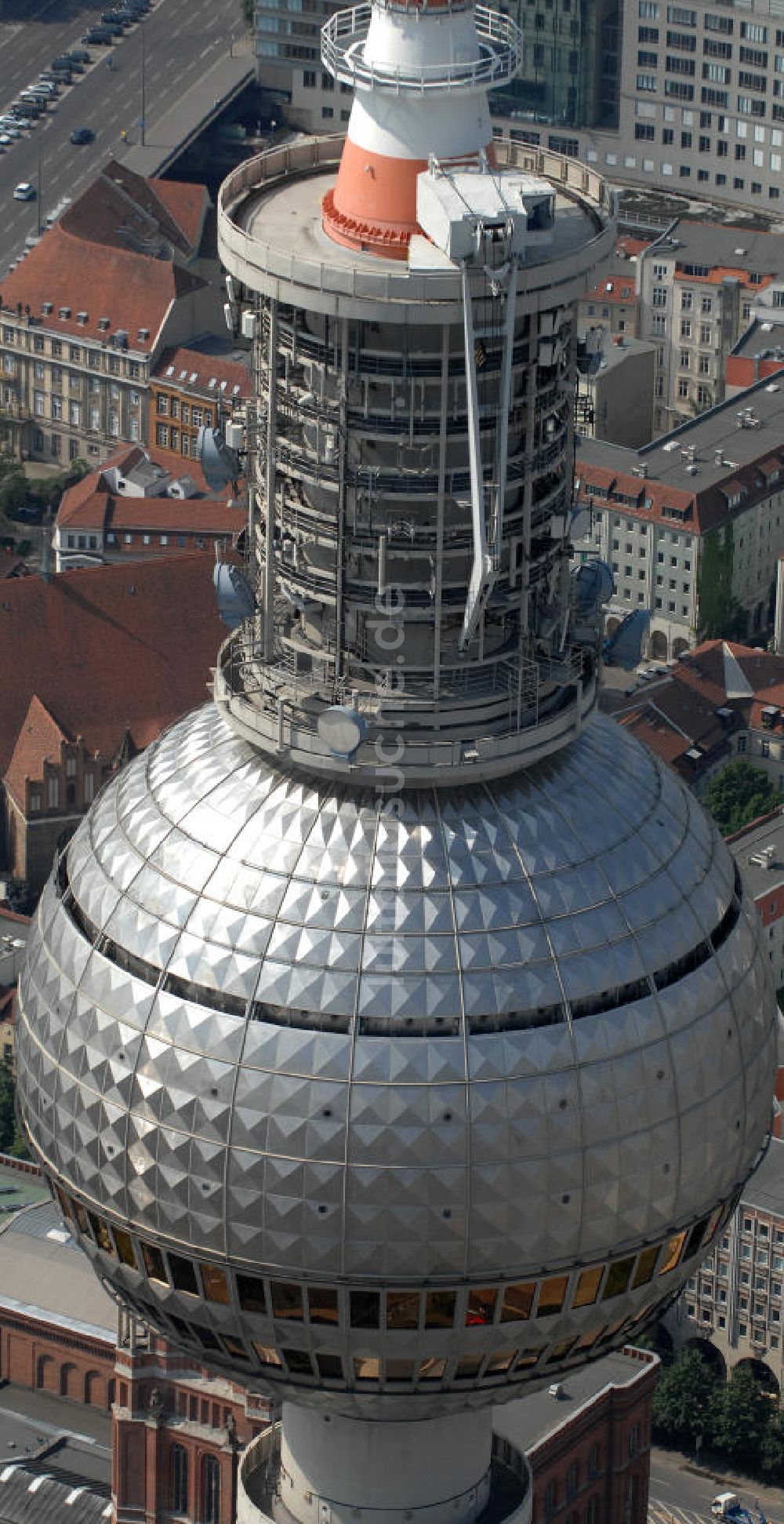 Luftaufnahme Berlin - Kugel des Berliner Fernsehturm