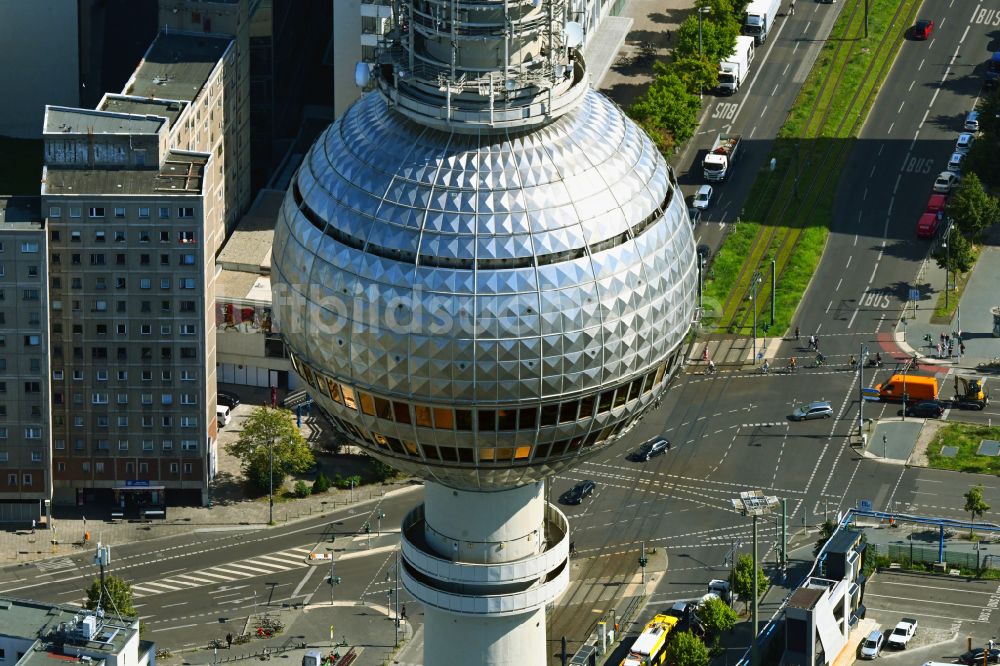 Luftaufnahme Berlin - Kugel des Fernsehturm in Berlin, Deutschland