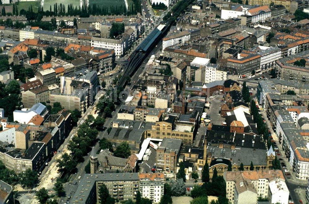 Luftaufnahme Berlin Prenzlauer-Berg - Kulturbrauerei im Prenzlauer Berg an der Schönhauser Allee