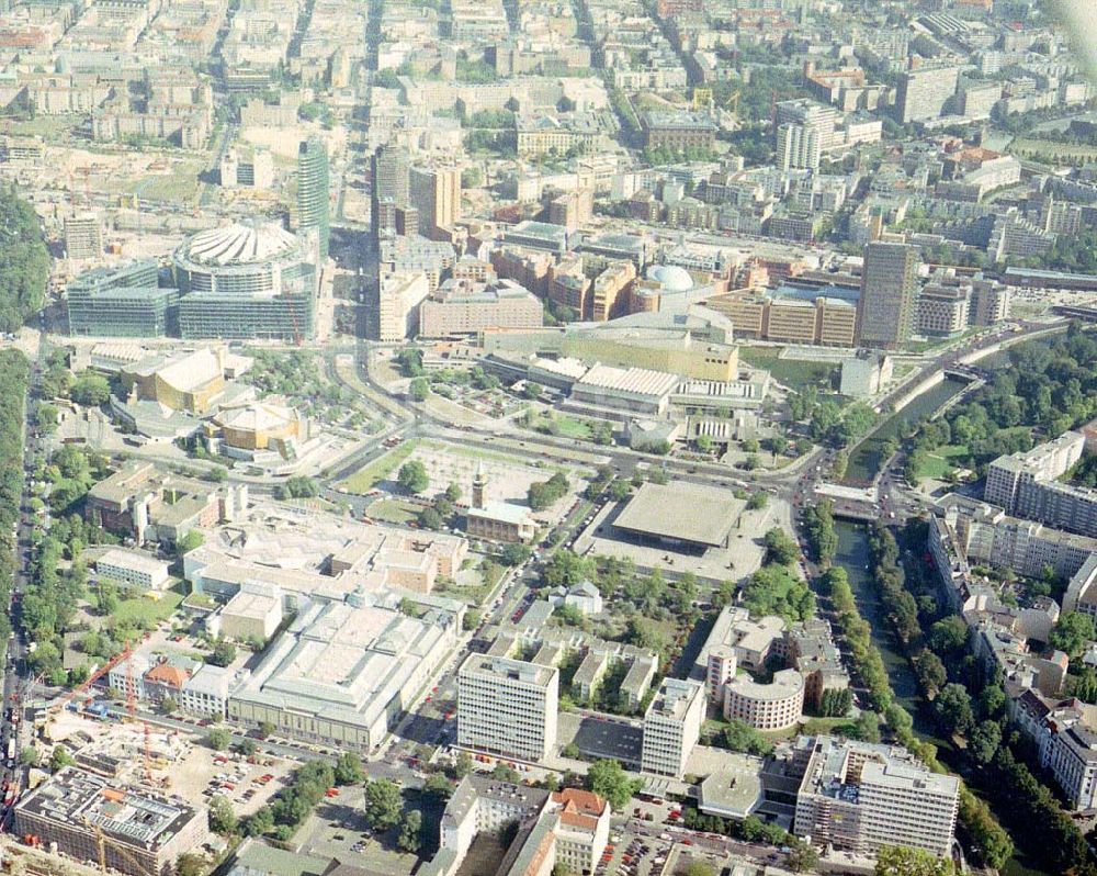 Luftbild Berlin - Tiergarten - Kulturforum mit dem Musikinstrumentenmuseum,Kunstgewerbemuseum, Philharmonie,Staaliche Museen, St