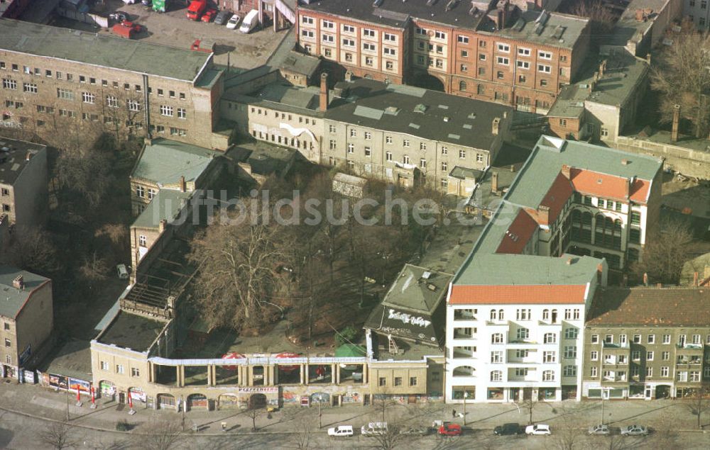 Berlin - Prenzlauer Berg aus der Vogelperspektive: Kulturhaus Pfefferberg an der Schönhauser Allee in Berlin.