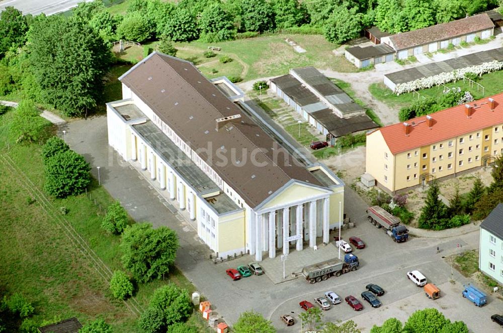 Rüdersdorf / Brandenburg aus der Vogelperspektive: Kulturhaus Rüdersdorf. Datum: 16.05.03