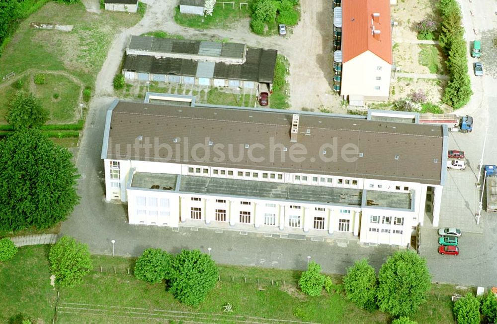 Luftaufnahme Rüdersdorf / Brandenburg - Kulturhaus Rüdersdorf. Datum: 16.05.03