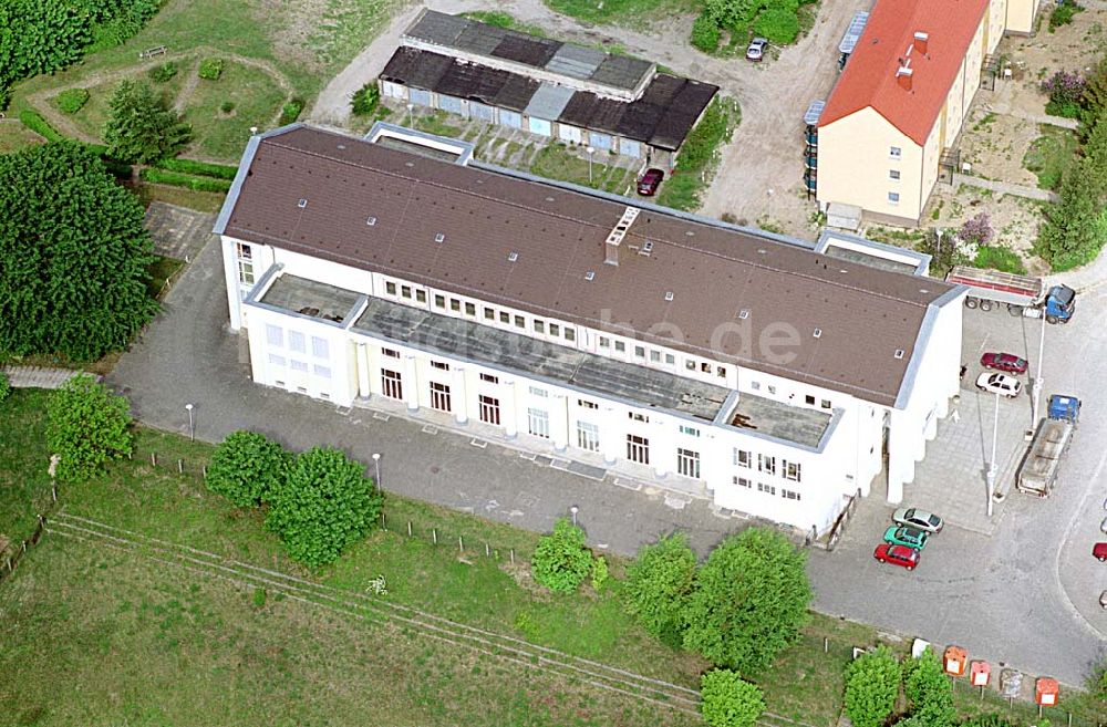 Rüdersdorf / Brandenburg von oben - Kulturhaus Rüdersdorf. Datum: 16.05.03