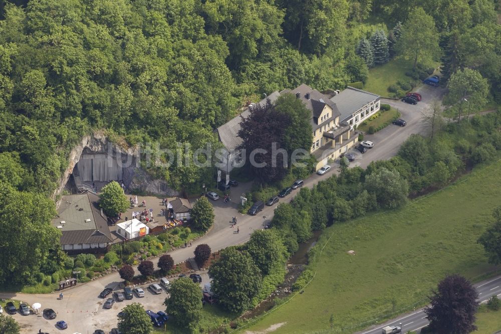 Balve von oben - Kulturhöhle Balver Höhle im Bundesland Nordrhein-Westfalen