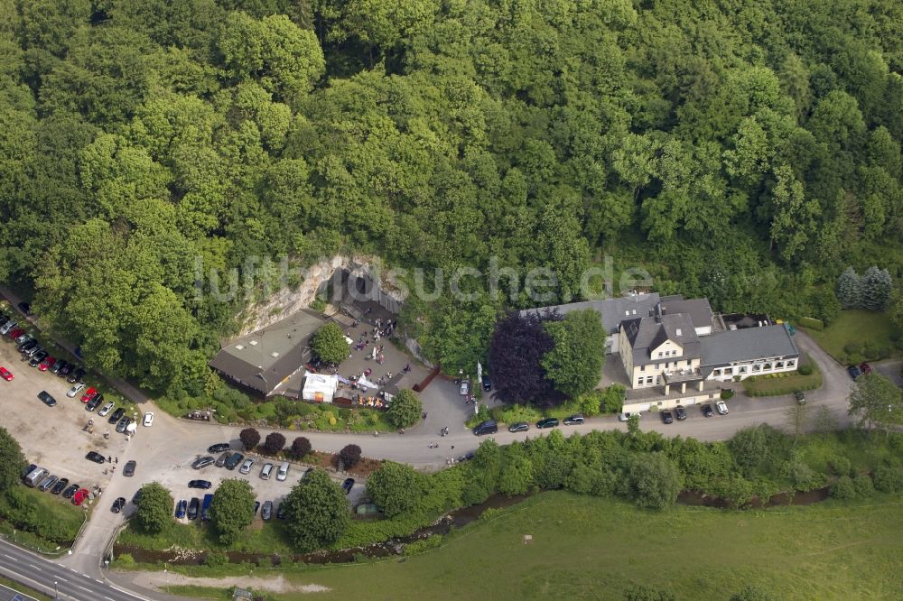 Balve aus der Vogelperspektive: Kulturhöhle Balver Höhle im Bundesland Nordrhein-Westfalen