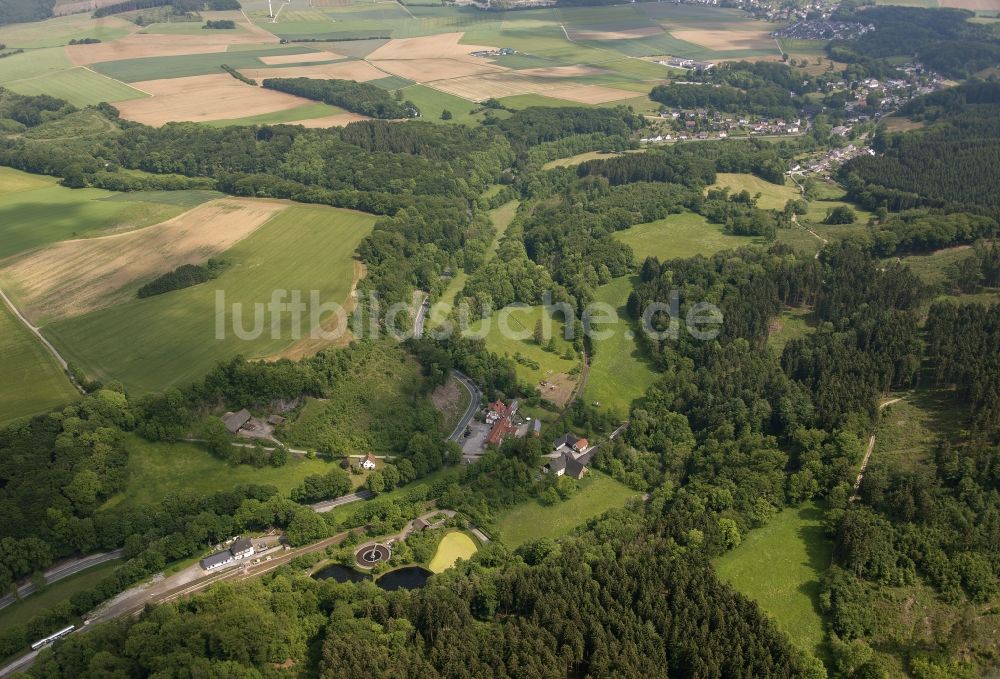 Balve von oben - Kulturhöhle Balver Höhle im Bundesland Nordrhein-Westfalen