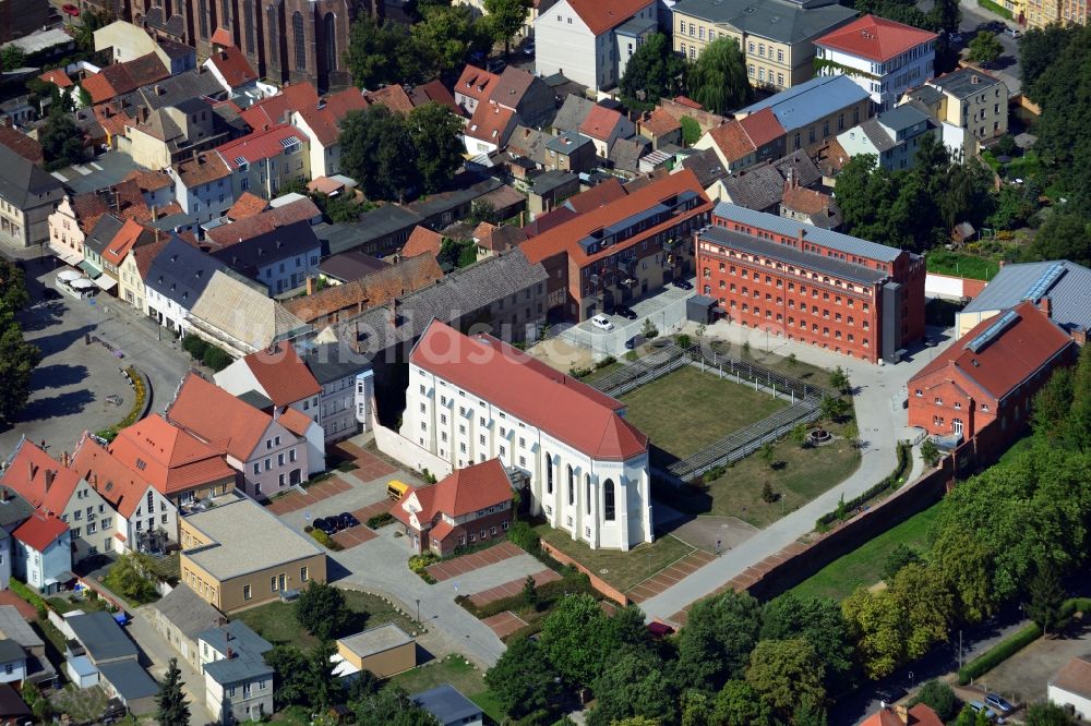 Luftbild Luckau - Kulturkirche und ehem. Gefängnis im Stadtzentrum von Luckau im Bundesland Brandenburg