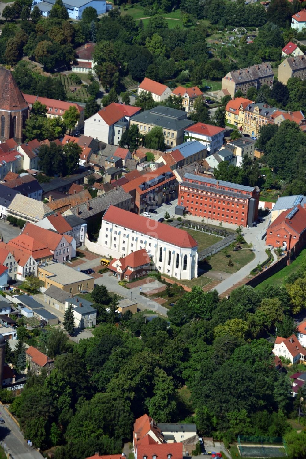 Luftbild Luckau - Kulturkirche und ehem. Gefängnis im Stadtzentrum von Luckau im Bundesland Brandenburg