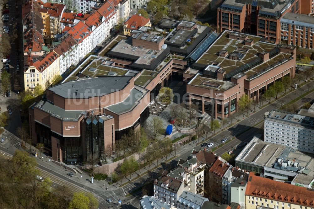 München von oben - Kulturzentrum Gasteig an der Straße Am Gasteig in München im Bundesland Bayern, Deutschland