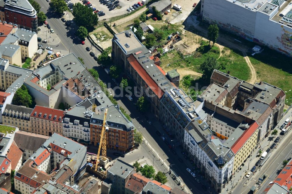 Berlin von oben - Kulturzentrum Tacheles Oranienburger Straße Berlin Mitte