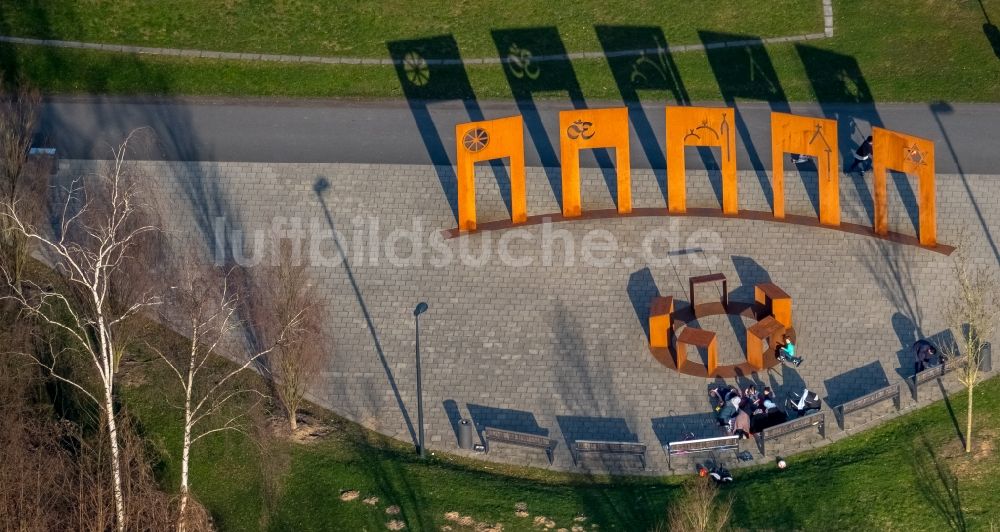 Luftaufnahme Hamm - Kunst- Installation einer Freilichtskulptur im Lippepark Hamm im Ortsteil Herringen in Hamm im Bundesland Nordrhein-Westfalen