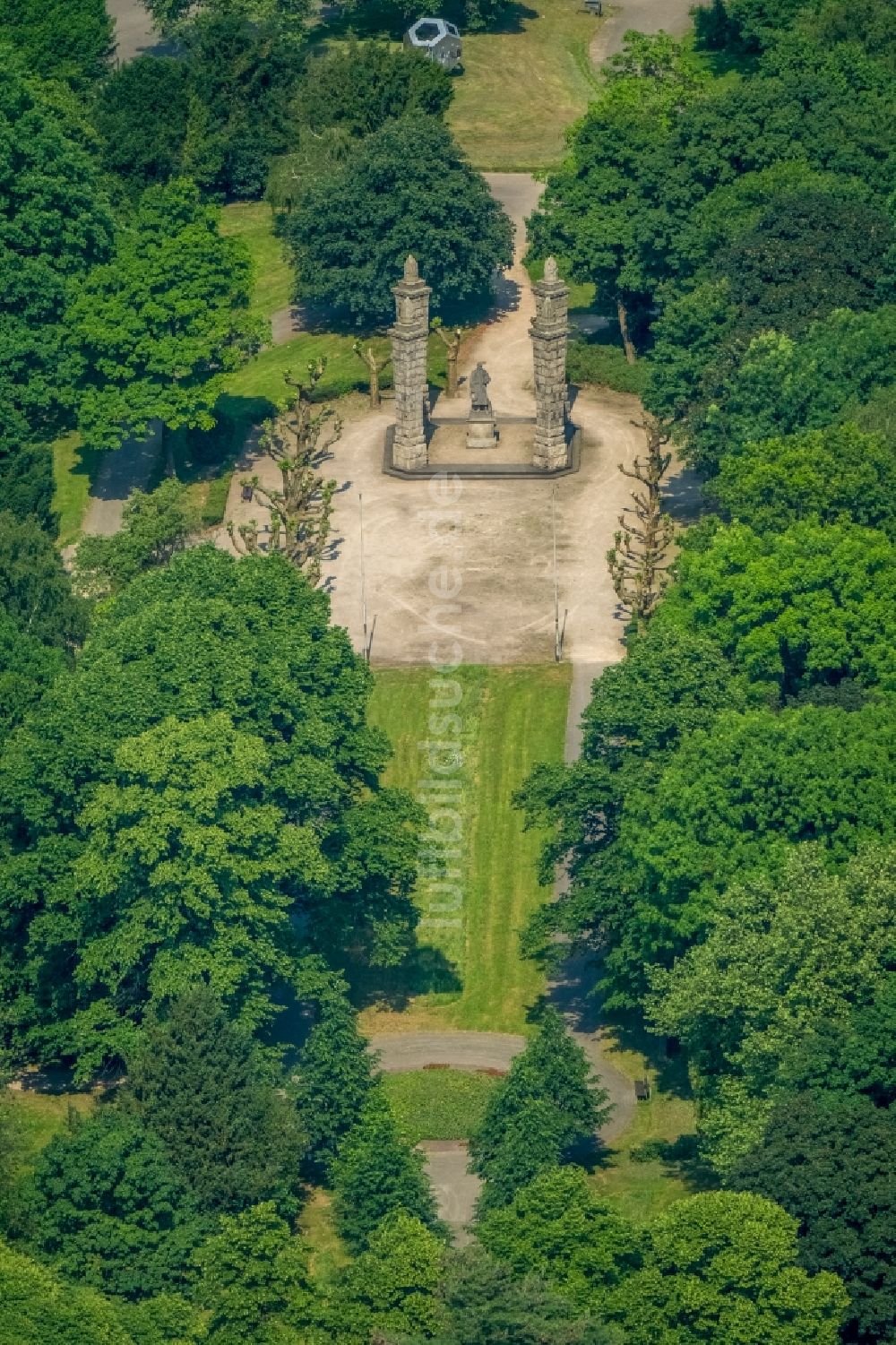 Hagen von oben - Kunst- Installation einer Freilichtskulptur im Park an der Osthofstraße im Ortsteil Boele in Hagen im Bundesland Nordrhein-Westfalen, Deutschland