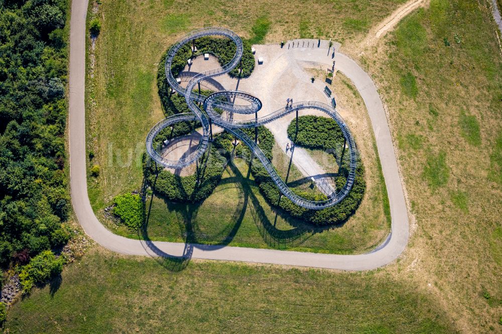 Luftbild Duisburg - Kunst- Installation einer Freilichtskulptur Tiger & Turtle in Duisburg im Bundesland Nordrhein-Westfalen