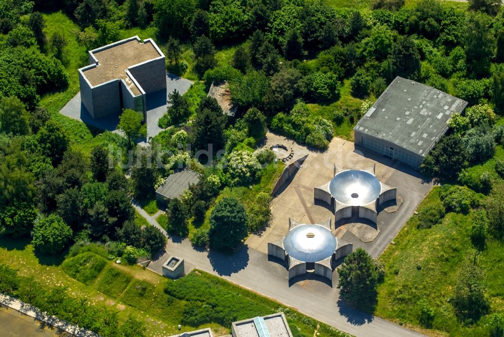 Luftbild Hombroich, Neuss - Kunst- Installation und Gebäude- Form des Kulturraum auf der ehemaligen Raketenbasis in Hombroich, Neuss im Bundesland Nordrhein-Westfalen