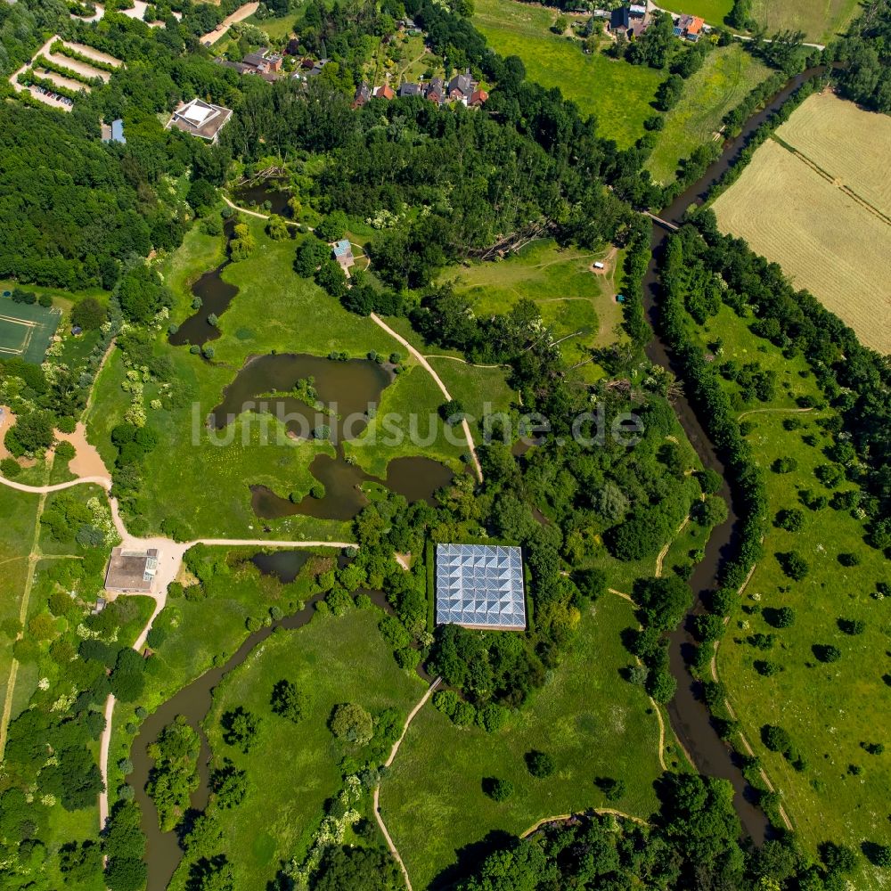 Luftaufnahme Hombroich, Neuss - Kunst- Installation und Gebäude- Form des Kulturraum auf der ehemaligen Raketenbasis in Hombroich, Neuss im Bundesland Nordrhein-Westfalen