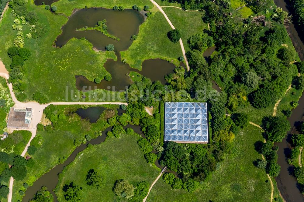 Hombroich, Neuss von oben - Kunst- Installation und Gebäude- Form des Kulturraum auf der ehemaligen Raketenbasis in Hombroich, Neuss im Bundesland Nordrhein-Westfalen