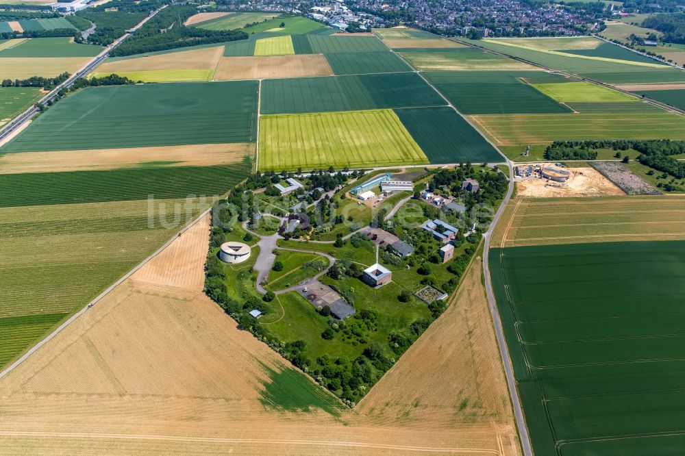 Luftbild Hombroich, Neuss - Kunst- Installation und Gebäude- Form des Kulturraum auf der ehemaligen Raketenbasis in Hombroich, Neuss im Bundesland Nordrhein-Westfalen