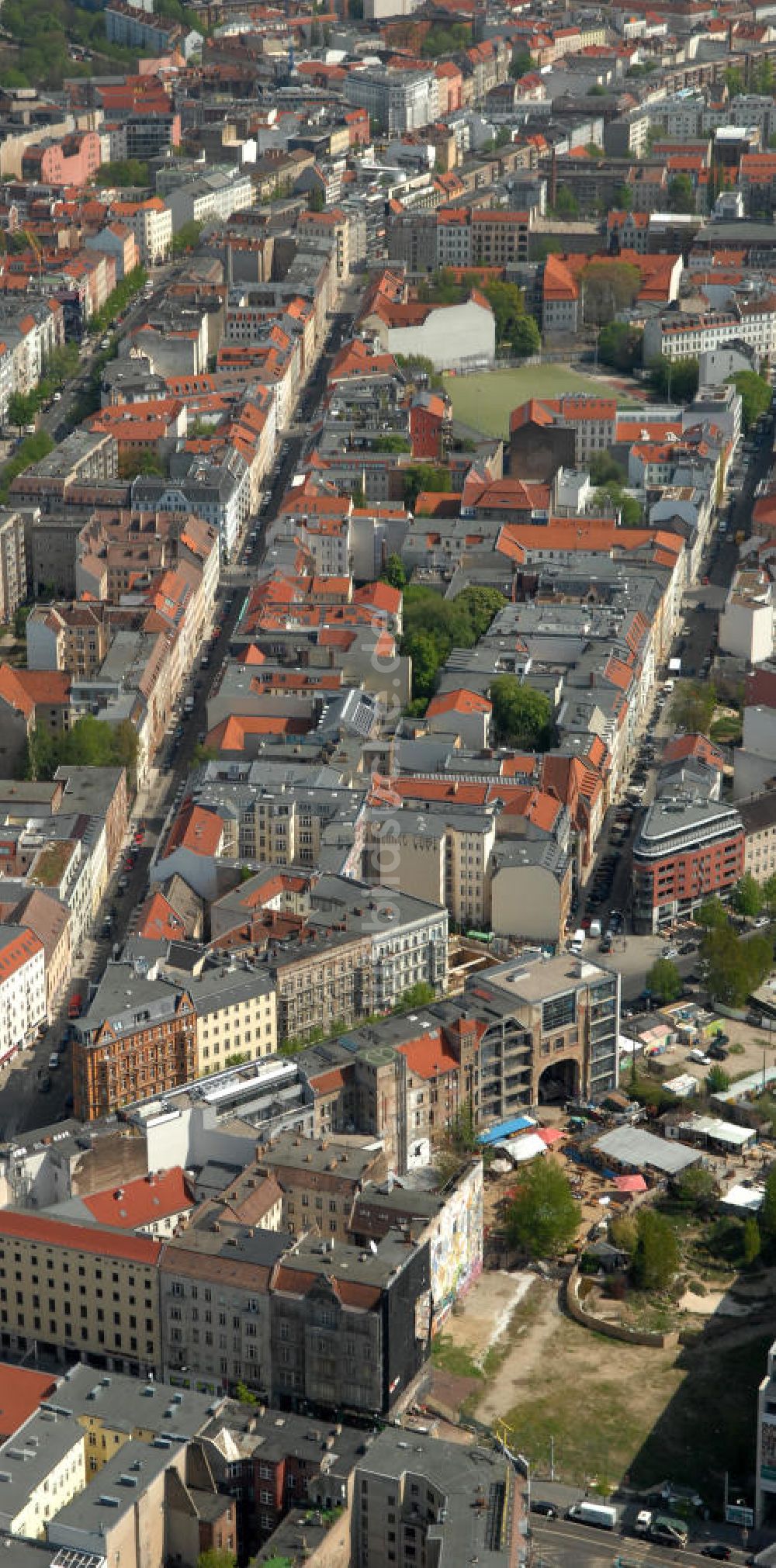 Berlin aus der Vogelperspektive: Kunsthaus Tacheles Berlin-Mitte