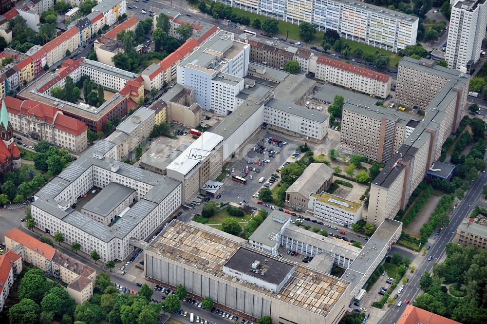 Luftbild Berlin - Kunstprojekt Eingegangen am... am Stasimuseum in Berlin Lichtenberg