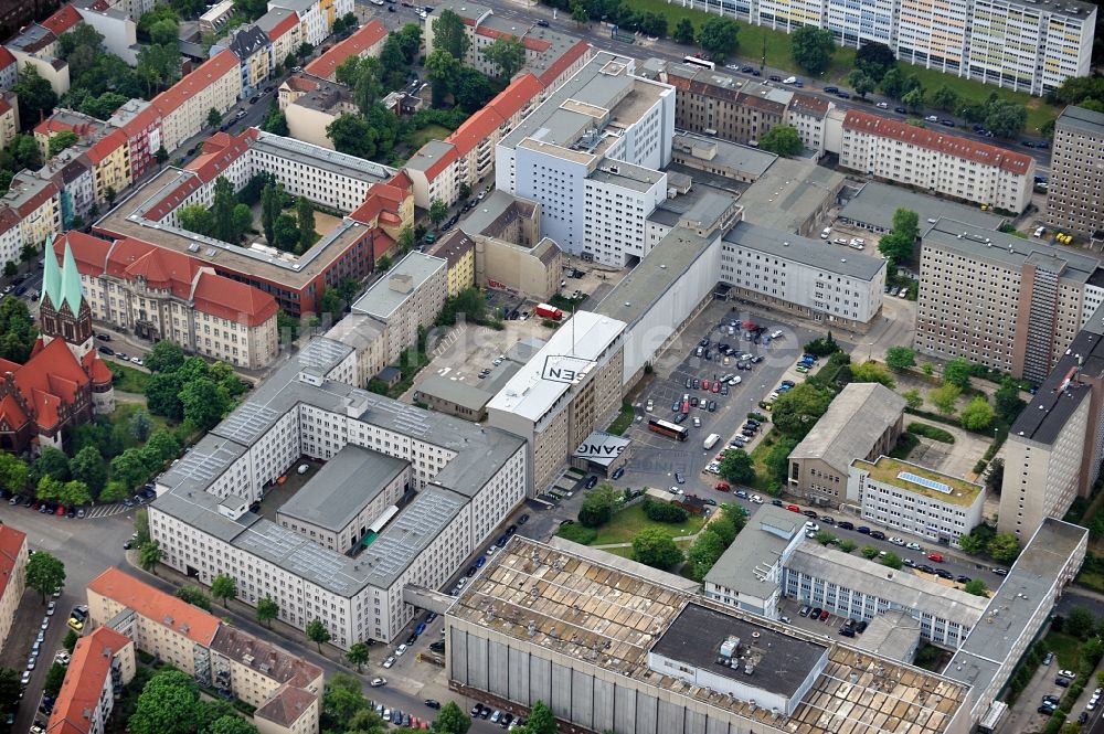 Berlin aus der Vogelperspektive: Kunstprojekt Eingegangen am... am Stasimuseum in Berlin Lichtenberg