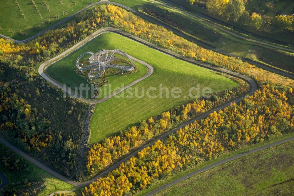 Duisburg von oben - Kunstwerk im Angerpark in Duisburg im Ruhrgebiet in Nordrhein-Westfalen