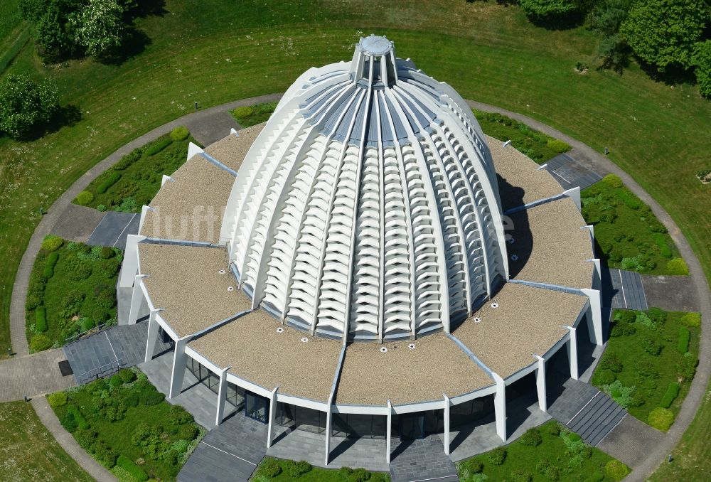 Hofheim am Taunus aus der Vogelperspektive: Kuppelbau Bahai Haus der Andacht in Hofheim am Taunus im Bundesland Hessen