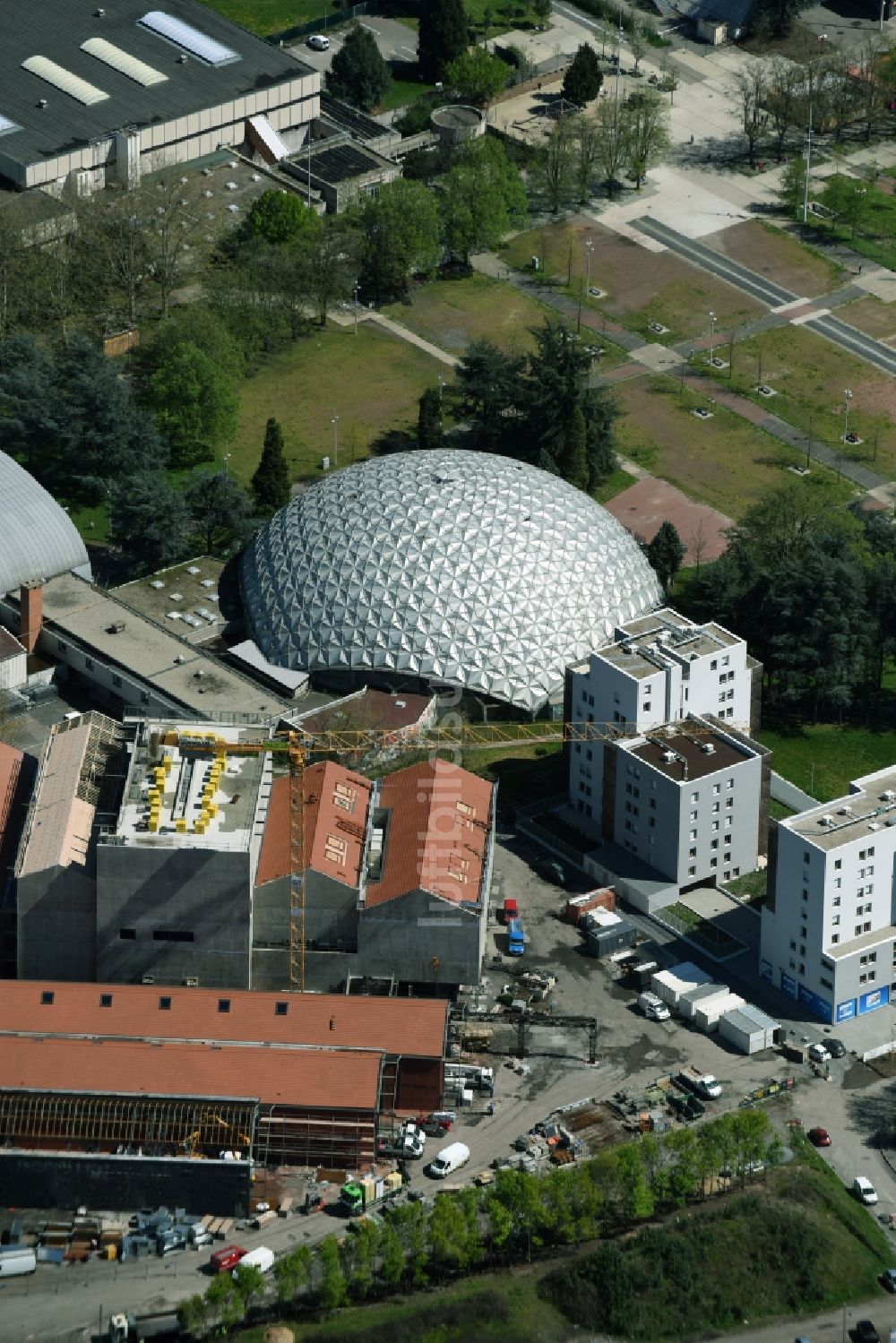 Luftbild Saint-Etienne - Kuppelbau Salle omnisports Parc François Mitterrand an der Rue Raymond Sommet, Boulevard Jules Janin in Saint-Etienne in Auvergne Rhone-Alpes, Frankreich