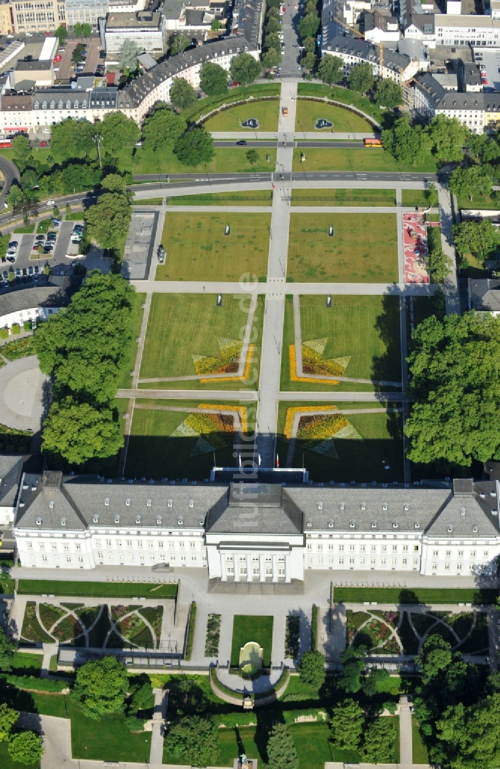 Koblenz von oben - Kurfürstliches Schloss in Koblenz im Bundesland Rheinland-Pfalz