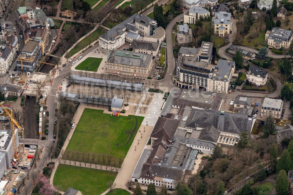 Luftbild Baden-Baden - Kurhaus- Gebäude Baden Baden und Stadtansicht in Baden-Baden im Bundesland Baden-Württemberg, Deutschland