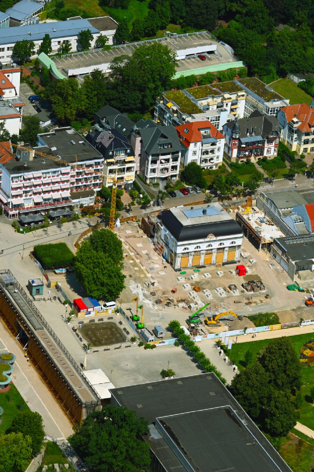 Luftaufnahme Bad Salzuflen - Kurhaus- Gebäude - Umbau und Revitalisierungs- Baustelle in Bad Salzuflen im Bundesland Nordrhein-Westfalen, Deutschland