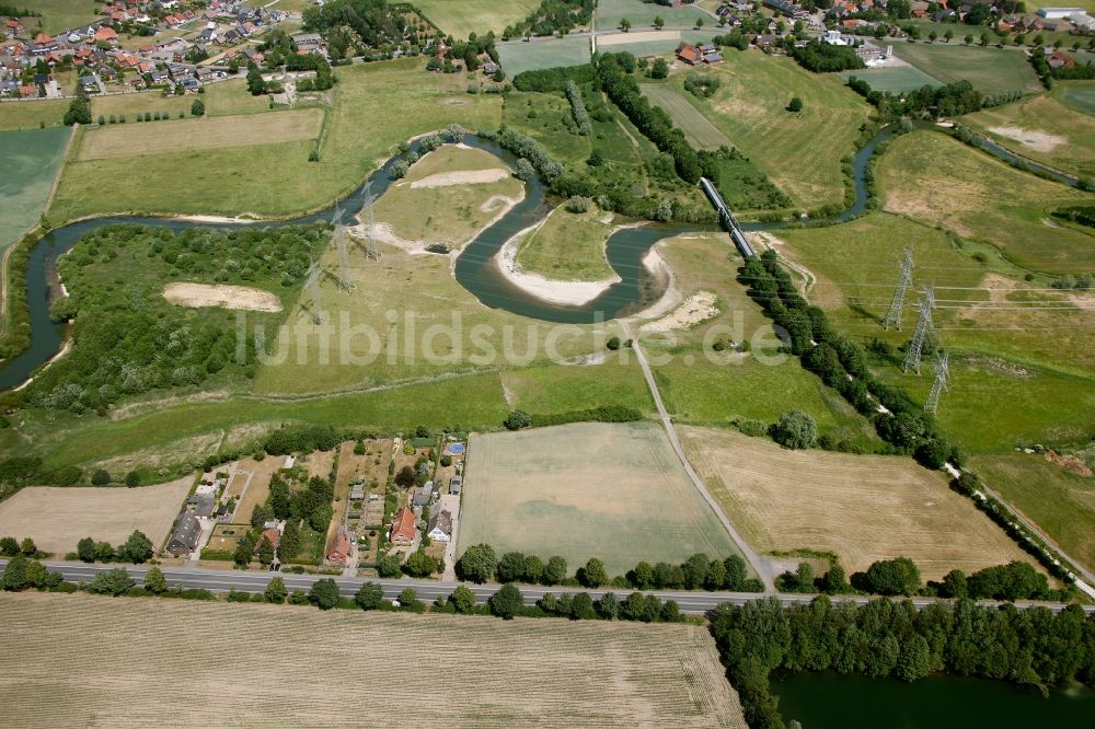 Luftaufnahme Hamm - Kurven und Rundungen im Flußverlauf der Lippe an den Lippewiesen bei Hamm im Bundesland Nordrhein-Westfalen