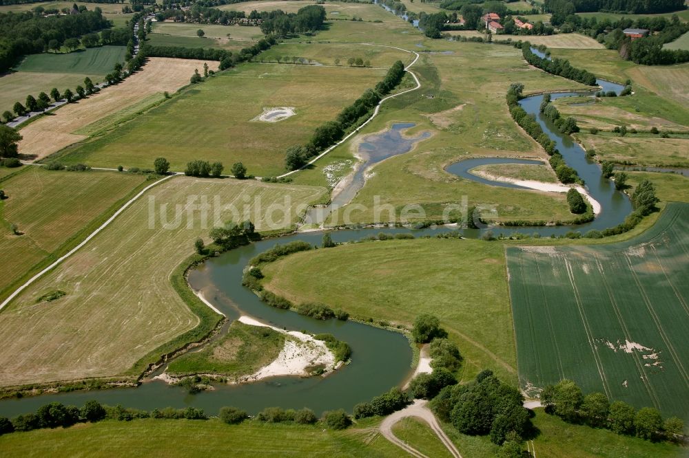 Hamm von oben - Kurven und Rundungen im Flußverlauf der Lippe an den Lippewiesen bei Hamm im Bundesland Nordrhein-Westfalen