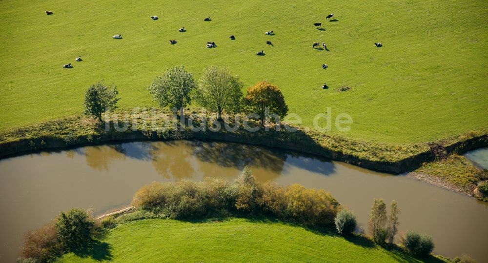 Luftaufnahme Hamm - Kurven und Rundungen im Flußverlauf der Lippe an den Lippewiesen bei Hamm im Bundesland Nordrhein-Westfalen