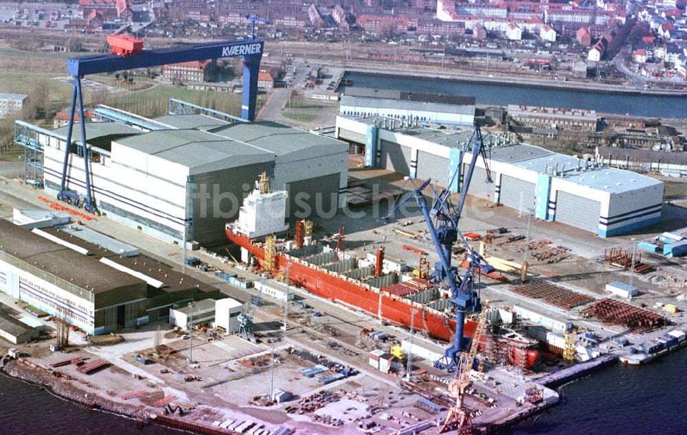 Luftaufnahme Rostock / MV - KVAERNER-Werft in Rostock.