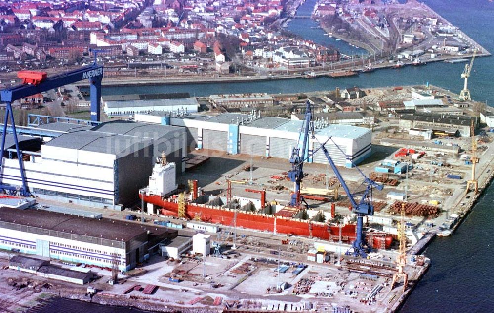 Rostock / MV aus der Vogelperspektive: KVAERNER-Werft in Rostock.