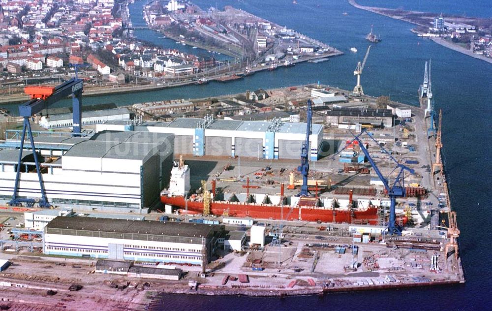 Luftbild Rostock / MV - KVAERNER-Werft in Rostock.