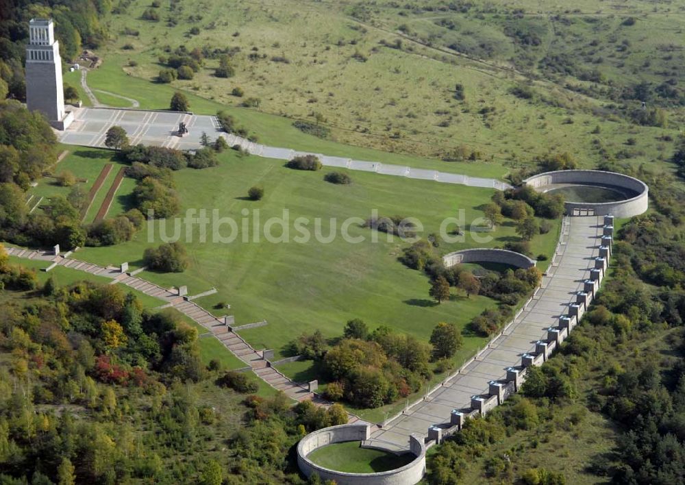 Luftbild Weimar - KZ Buchenwald - Friedhof Ettersberg