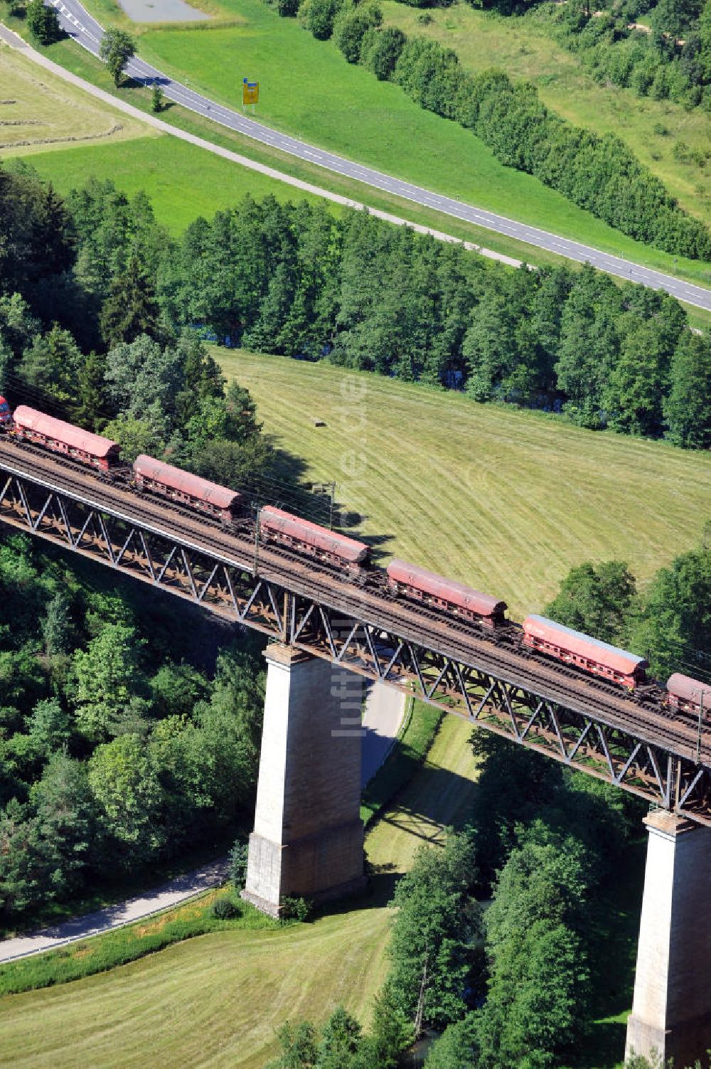 Luftaufnahme Beratzhausen - Laberviadukt bei Berathausen in Bayern