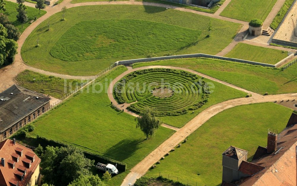 Erfurt von oben - Labyrinth auf der Zitadelle Petersberg in der Altstadt von Erfurt im Bundesland Thüringen