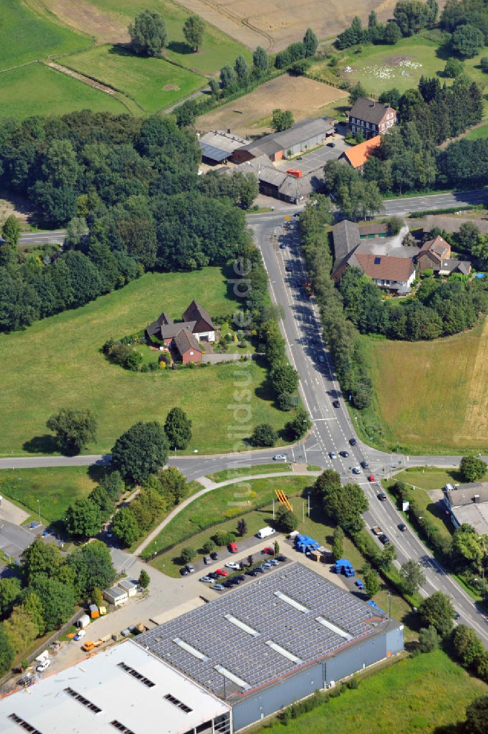 Luftaufnahme Bergkamen - Lager- und Produktionshalle in Bergkamen / Nordrhein-Westfalen