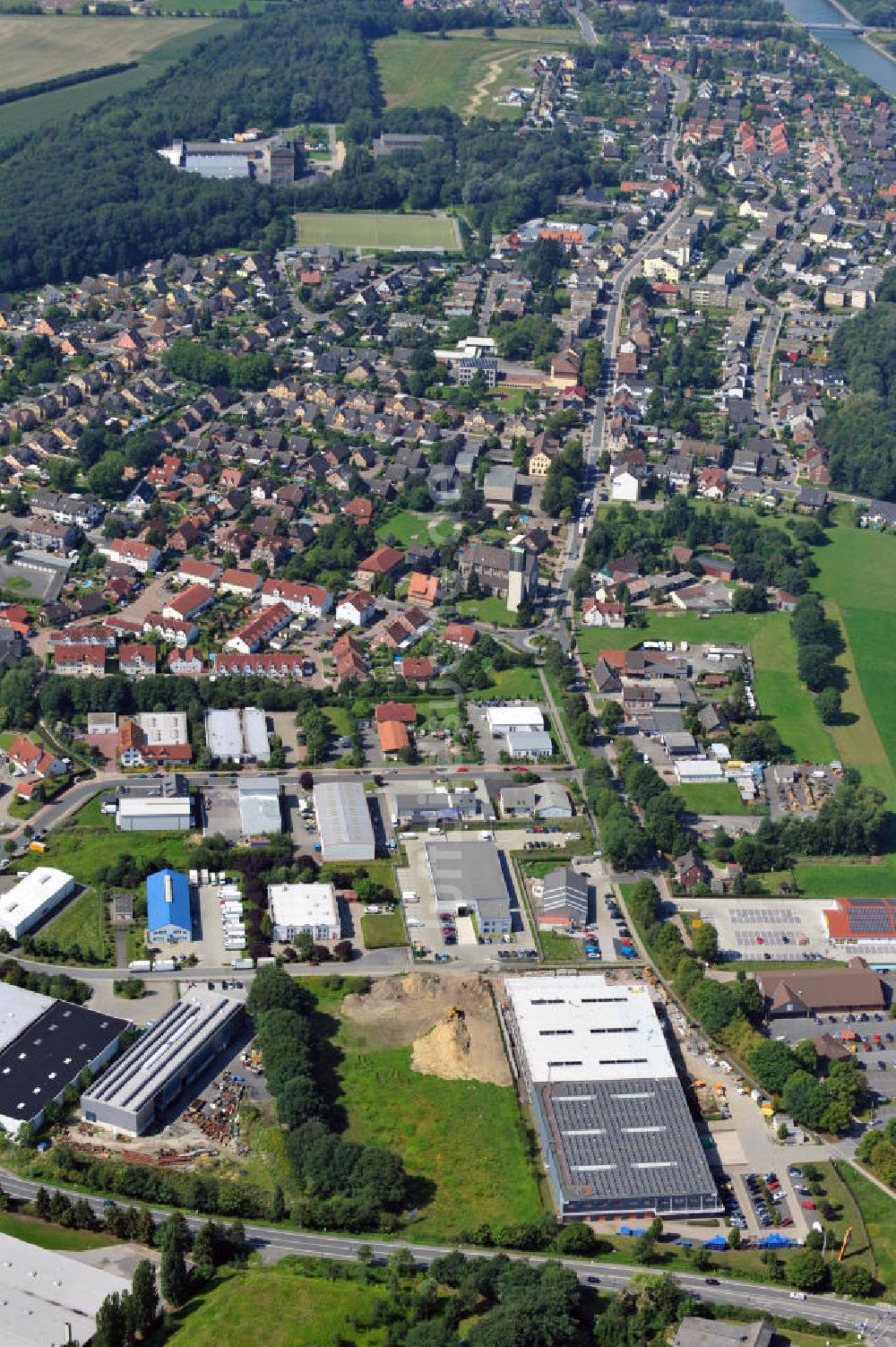 Bergkamen von oben - Lager- und Produktionshalle in Bergkamen / Nordrhein-Westfalen