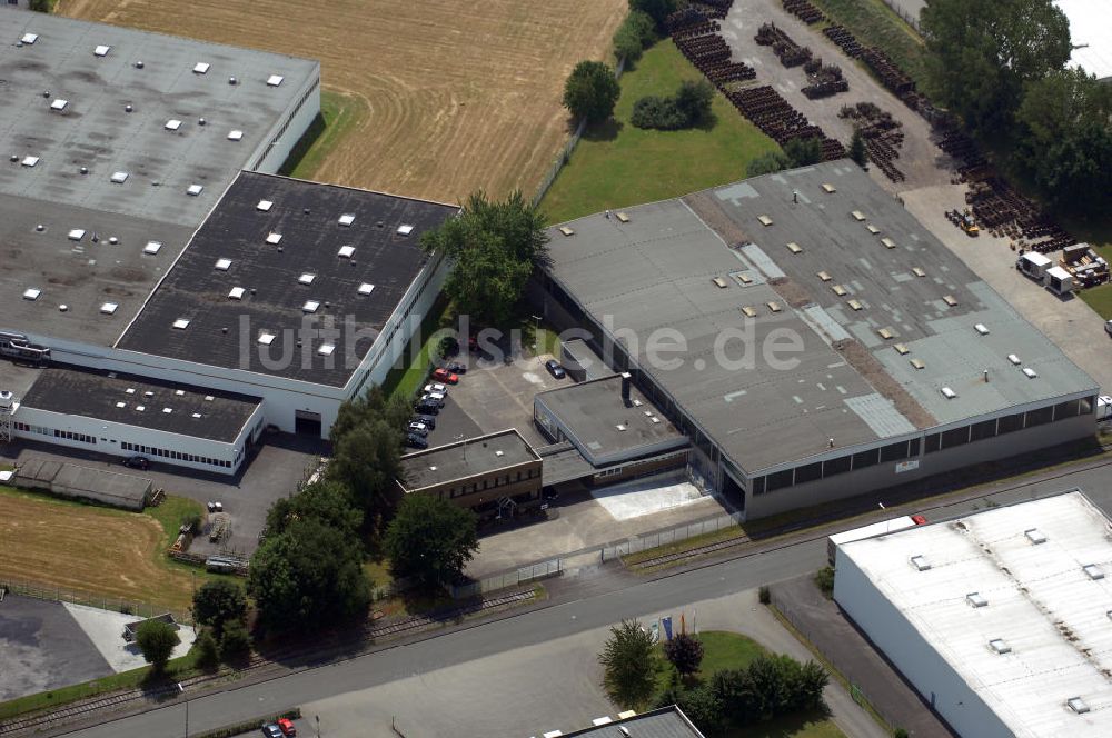 Bönen von oben - Lager- und Produktionshalle mit Bürogebäude im Industriegebiet in Bönen