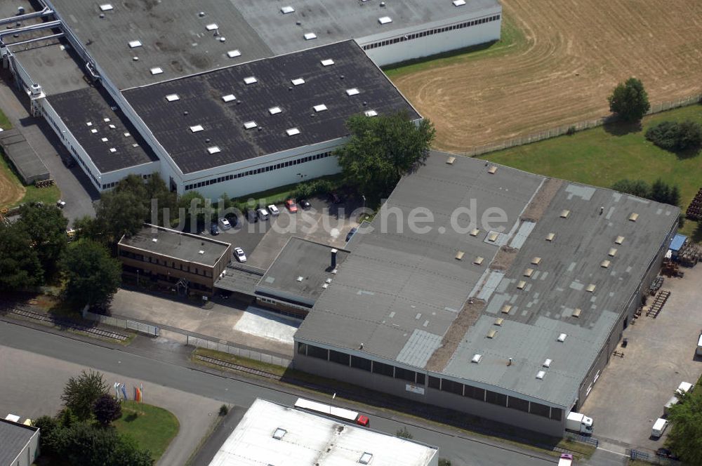 Bönen aus der Vogelperspektive: Lager- und Produktionshalle mit Bürogebäude im Industriegebiet in Bönen