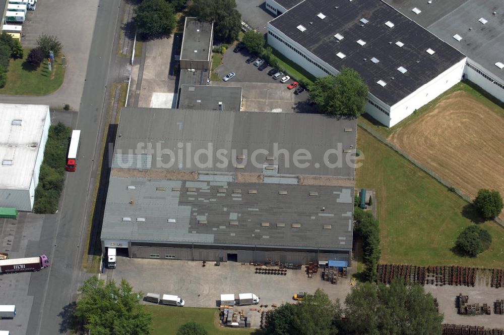 Bönen von oben - Lager- und Produktionshalle mit Bürogebäude im Industriegebiet in Bönen