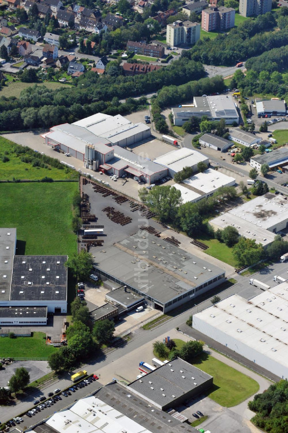 Bönen von oben - Lager- und Produktionshalle mit Büroräumen in Bönen / Nordrhein-Westfalen