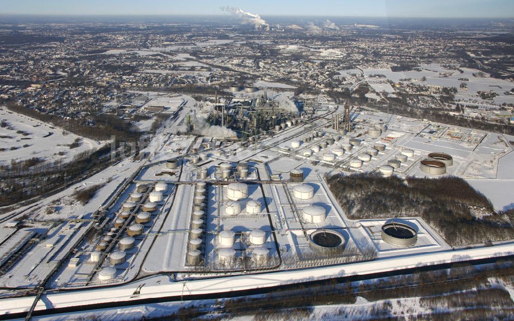 Gelsenkirchen von oben - Lager- und Speicher- Gelände VEBA Öl AG Werk in Gelsenkirchen