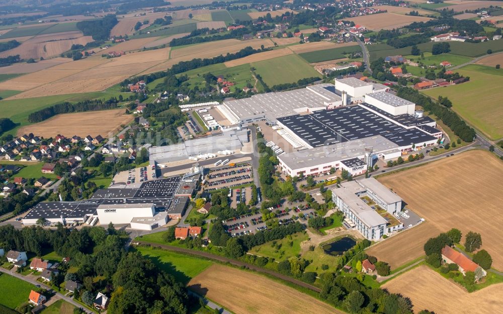 Rödinghausen von oben - Lager- und Verkaufsfläche Häcker Küchen GmbH & Co. KG im Gewerbegebiet in Rödinghausen im Bundesland Nordrhein-Westfalen