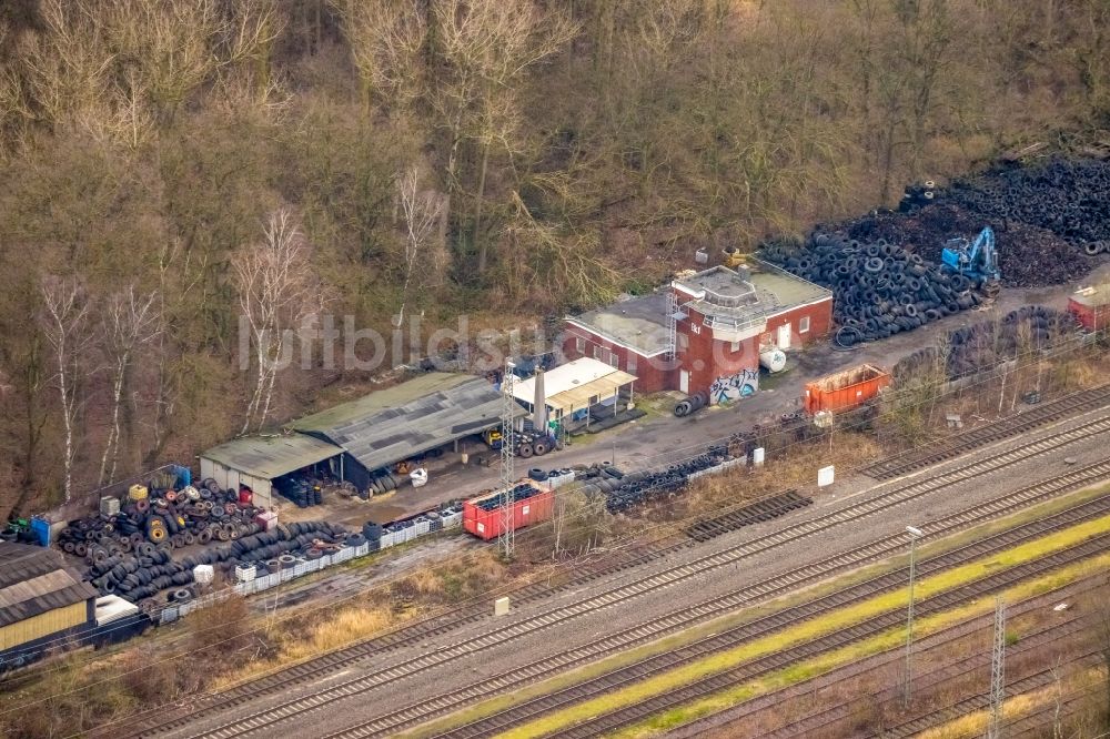 Luftaufnahme Bergkamen - Lagerfläche für Altreifen im Gewerbegebiet in Bergkamen im Bundesland Nordrhein-Westfalen, Deutschland